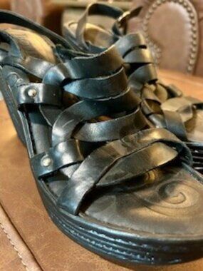 Born Handcrafted Leather Wedge Sandals – Women’s Size 8 – BLACK – Never Worn